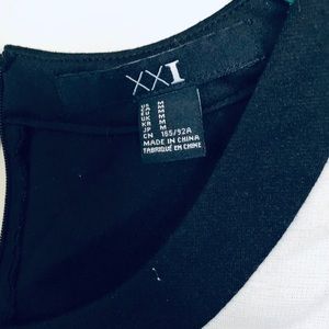 Electric-pleated b/w